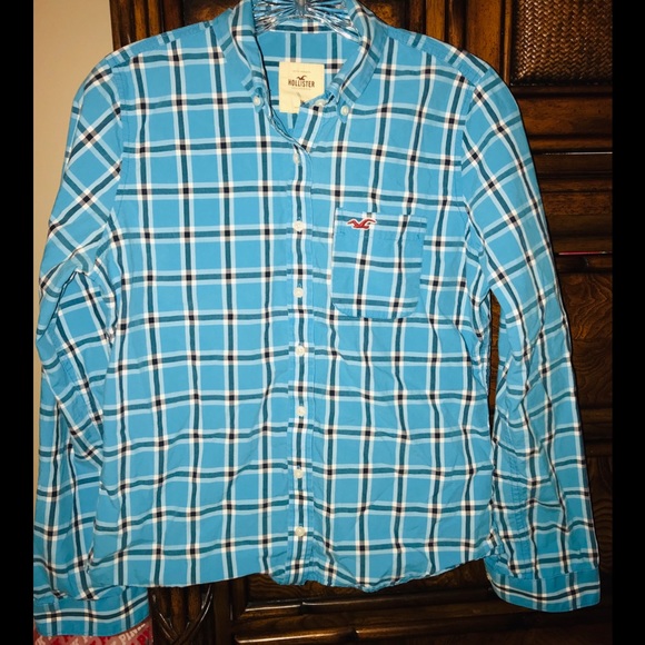 Hollister Tops - 🤍💙HOLLISTER LONG SLEEVE BUTTON UP SHIRT💙🤍